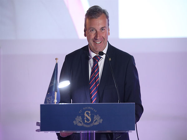 ISSA Executive Board meets in Athens - ISSA President Rafael Fernendez and his fellow